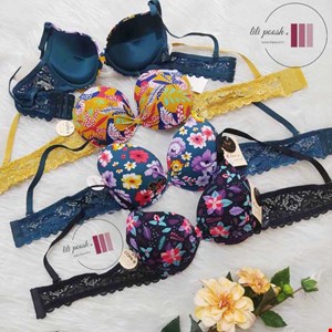 سوتین زنانه اسفنجی وارداتی طرح هاوایی سایز 85 (کد 29) 